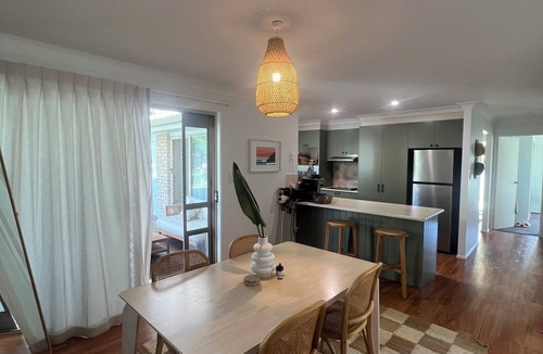 Bogangar House | The Caba Bungalow - private pool and short walk to the beach!