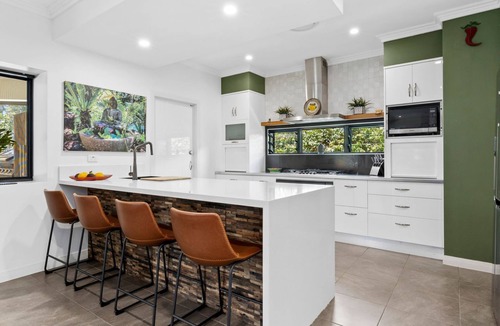 Pottsville House | The Doggy Beach House - with Heated Pool in Pottsville