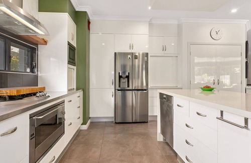 Pottsville House | The Doggy Beach House - with Heated Pool in Pottsville