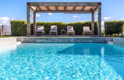 Oneroa House | THE ESTATE | Coast & Country | WINTER DEAL