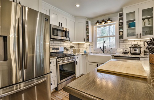 Ellijay House | The Farmhouse- Riverfront, Fiber, HotTub, Fish, DogOK, Game Room, Movie Room