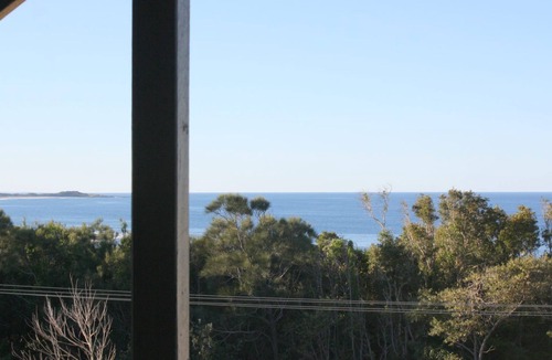 Angourie Apartment | THE Hideaway IN Angourie - Hear the waves from Spookys Beach - Holiday Yamba
