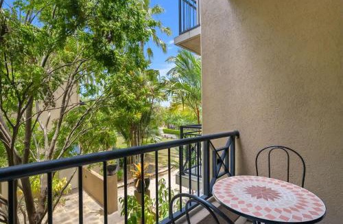 Cairns North Apartment | The Lakes Escape - Resort Living by Botanic Gardens