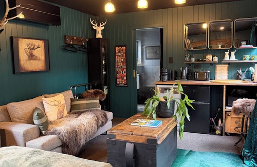 Kelvin Heights Apartment | The Olde Whiskey Room
