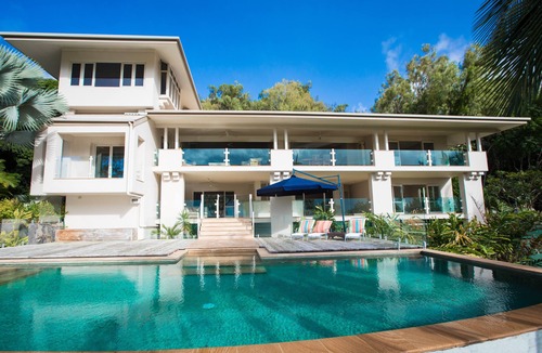 Craiglie House | The Sanctuary Port Douglas - 6 bedrooms with ensuites & panoramic views!