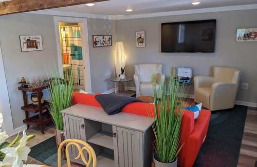 Brevard Hotel | The Sunset Motel