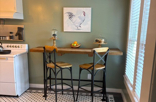 Demorest Apartment | The Tomlin House - Hike, Wine, Dine - Historic Gem in North GA Mountains!