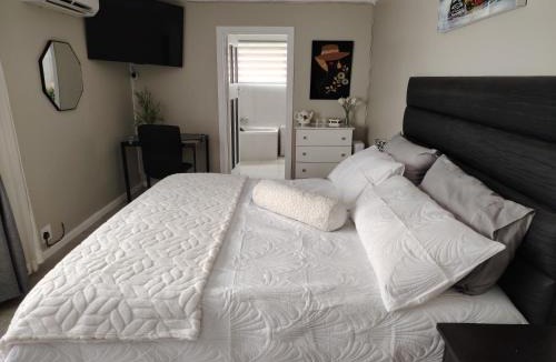 Port Elizabeth House | The Urban Oasis 4 guests Port Elizabeth Gqeberha