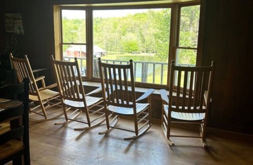 Springmaid Mountain Cabin | The Valley Lodge Sleeps 12