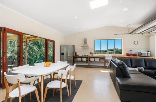 Pearces Creek House | 🌿 Tin Horse Ranch – Private Byron Hinterland Estate | Pool | Sleeps up to 20