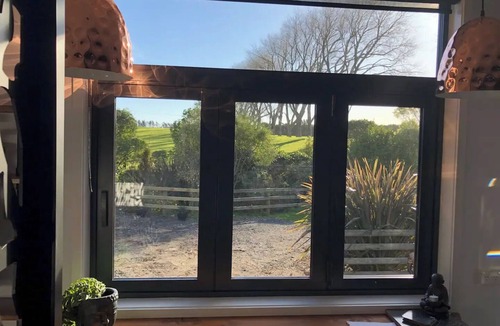 Egmont Village House | Tiny Home Luxury Farm Escape close to Mount Taranaki & central New Plymouth