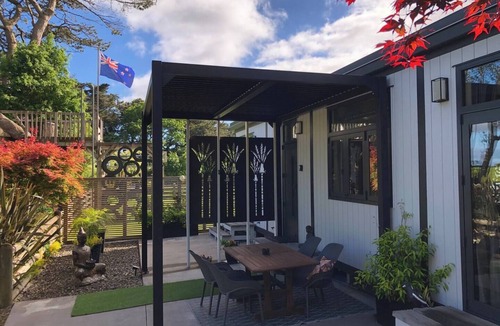 Egmont Village House | Tiny Home Luxury Farm Escape close to Mount Taranaki & central New Plymouth