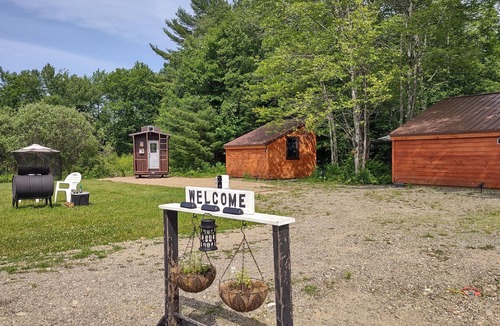 Lincoln Cabin | Tiny Tiny Caboose Cabin Replica