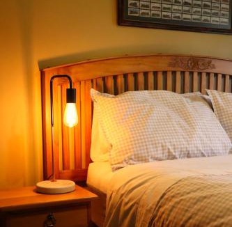 Raurimu House | Tongariro Cottage - Hot Tub - Bring Your Dog!