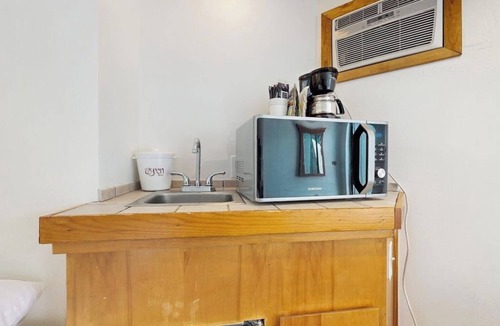 West End Cabin | Top-floor, Main Street gem with pool & hot tub - walk to lifts