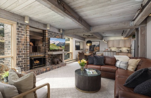 Snowmass Village Condo | Top of the Village - Trails 105