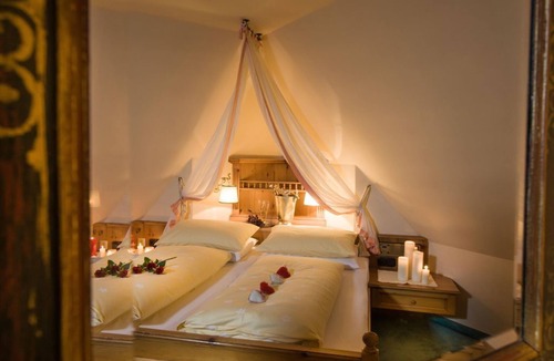 Dorfgastein Hotel | Tower suite with whirlpool, air-jet shower, 2 floors - Römerhof, Landhotel