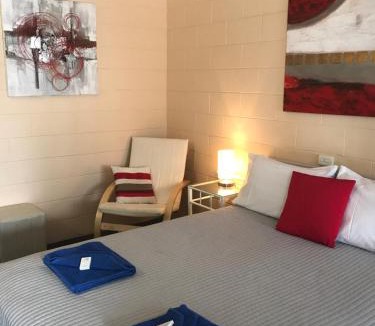 Sarina Hotel | Tramway Motel