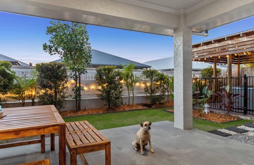 Trinity Beach House | Trinity Beach Spa Retreat with BBQ & Family Fun