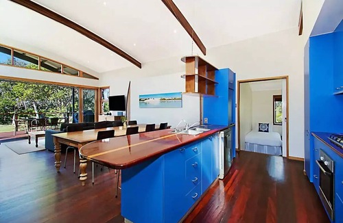 Suffolk Park House | Tuckeroo Beach House, Beachfront Suffolk