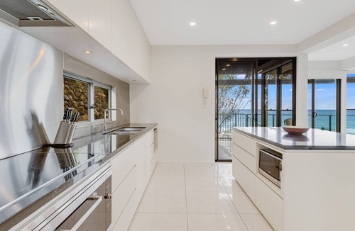 Tugun House | Tugun Hideaway - Pet Friendly Family Beach House - Min. 3 Night Stays!