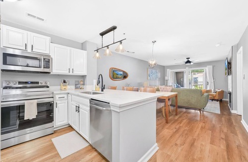 Cornelius Condo | Tuscany Lane -Too 1st Fl, Cozy, Pool, Pets OK - Lake Norman Vacation Rental
