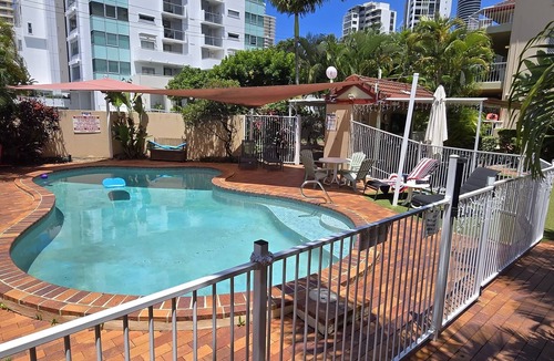 Broadbeach Apartment | Two-Bedroom Apartment with Private Sauna on the Balcony/500m to the Beach