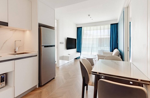 Choeng Thale Apartment | Unit 2303 Beachfront Pool-facing + Sea View