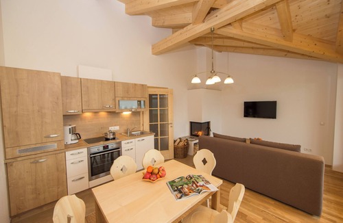Lahntal Villa | Vacation apartment near Zell am See Swimming pond Sauna Quiet location Dogs allowed