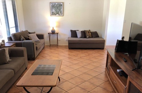 Hat Head House | Very comfortable, pet friendly (small dog), family home with Kogorah...