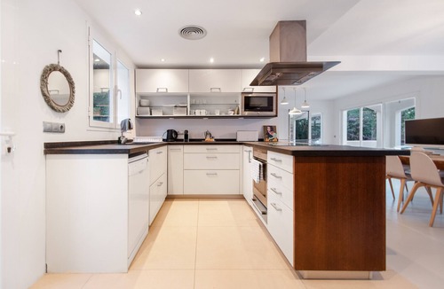 Santa Eulalia del Rio Villa | Villa 'Amarantos' with Mountain View, Wi-Fi and Air Conditioning
