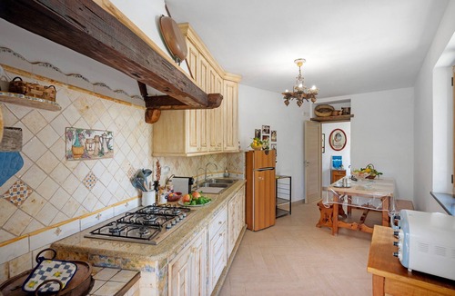 Schiazzano Villa | Villa 'Cynara Holiday House' with Mountain View, Wi-Fi and Air Conditioning