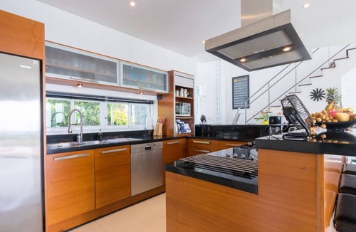Kata Villa | Villa Ginborn 5-bdr Pool Villa With Stunning Seaview 5 min drive to Kata Beach
