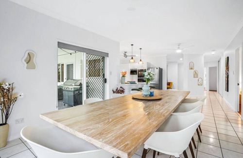 Kewarra Beach House | Villa Ibis Family Home with Pool in Kewarra Beach
