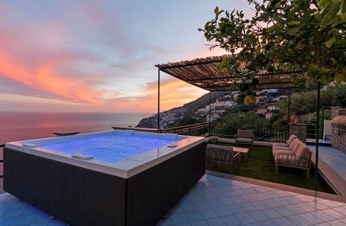 San Michele Villa | Villa Le Porpore between Positano and Amalfi, with an enchanting sea view.