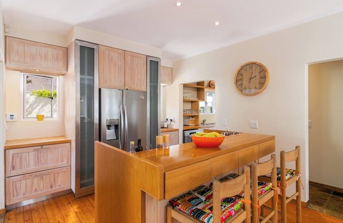 Knysna Villa | Villa Leisure, Leisure Isle, steps from Knysna Lagoon. Private pool, sleeps 6
