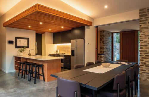Mount Creighton House | Waiora at 42 | BBQ | Hot Tub | Free Parking | Fireplace