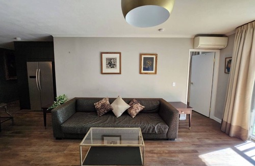 South Brisbane Apartment | Walking distance to city, southbank, Suncorp stadium!