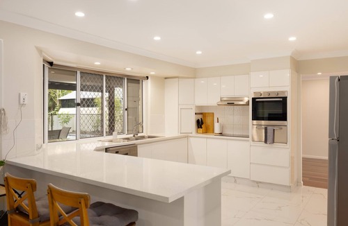 Helensvale House | Waterfront Retreat with Pool & Private Pontoon