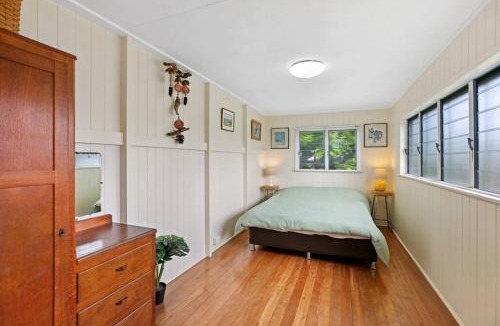 Tin Can Bay House | Welcome to Waterfront Views