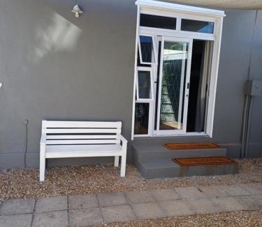 Plumstead House | Wembley guesthouse