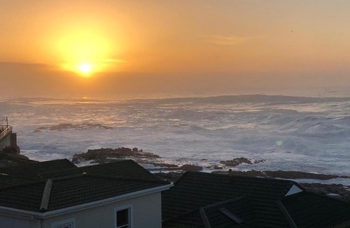 Westcliff Apartment | Whale Rock Estate Hermanus sea view apartment