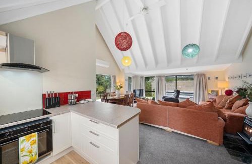 Otaki Beach House | Wharerata - Otaki Beach Holiday Home