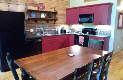 Marshall Ski Chalet | Whispering Waters Chalet: Mountain Loft Living with Hot Tub & Games