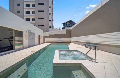 Caloundra Apartment | Windsong Caloundra Sunsets Sea Breezes and Style