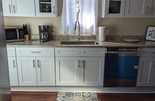 Landrum House | Wonderful Landrum Getaway with Hot Tub 4/2 home close to Tryon!nn