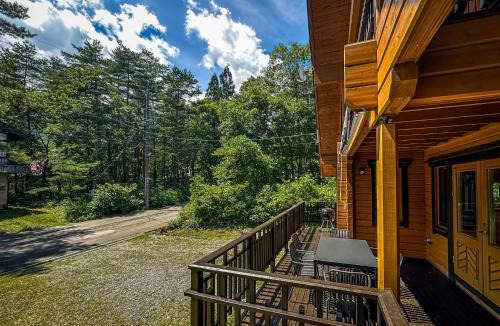 Iimori Ski Chalet | Yukiguni - Chic alpine log house