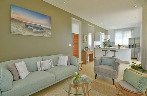 Quartier Lorient Villa | YVANTINO (6 BEDROOMS) BEACHFRONT & OCEAN