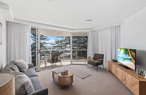 Mooloolaba Apartment | Zanzibar 505 amazing beachfront resort apartment withm pool , spa and access to gym