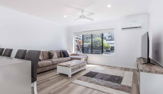 1 The Laneway Villas by Burleigh Letting Co